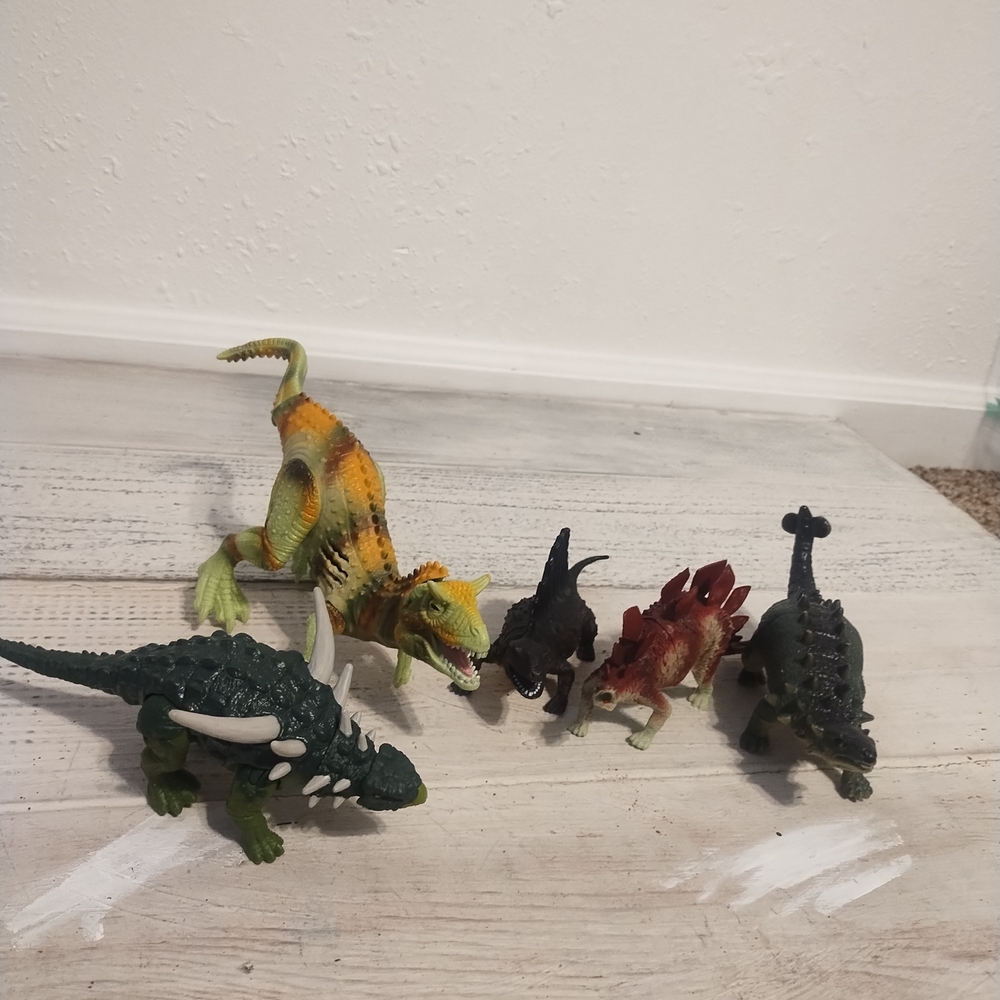 5-Pack  Dinosaurs  8 inches long and 6 inches long